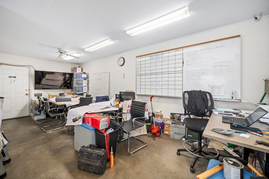 More Photos Of 1525 E Club Blvd, Durham Warehouse For Lease