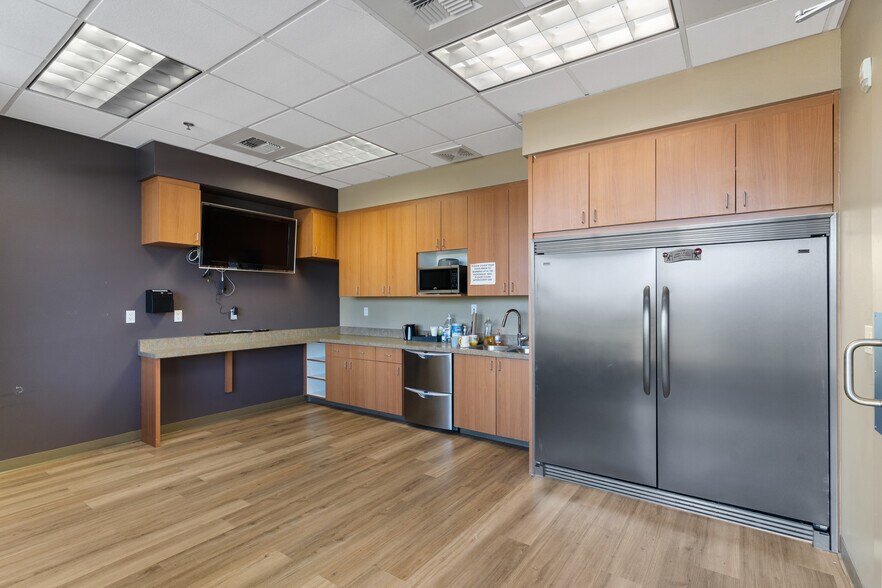 More Photos Of 6960 Smoke Ranch Rd, Las Vegas Medical For Lease