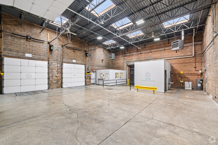 More Photos Of 1657 N Kostner Ave, Chicago Warehouse For Lease