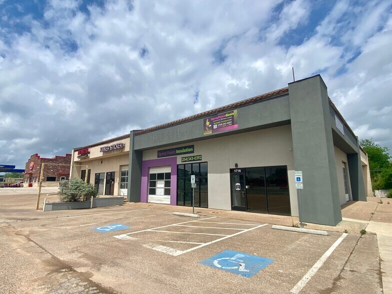 More Photos Of 1712-1720 S Valley Mills Dr, Waco Storefront For Sale