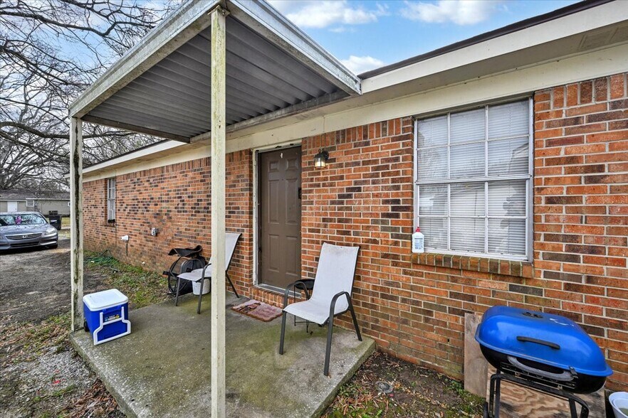 More Photos Of 410 11th Ave SW, Decatur Multifamily For Sale