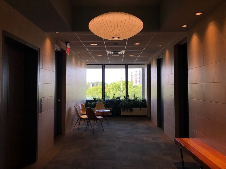 More Photos Of 512 E Riverside Dr, Austin Office For Lease