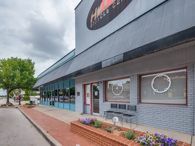 More Photos Of 130 N Main St, Mansfield Storefront Retail Office For Sale