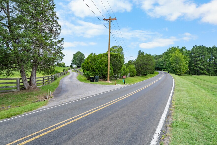 More Photos Of 8509 S Lowell Rd, Bahama Land For Sale