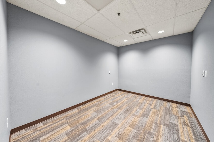 More Photos Of 2166 NW Vine St, Grants Pass Medical For Sale