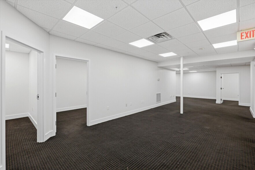 More Photos Of 528 E Lancaster Ave, Wayne Office For Lease