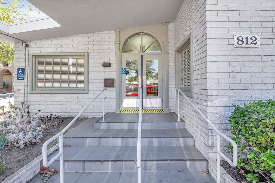 More Photos Of 812 Court St, Woodland Office For Sale