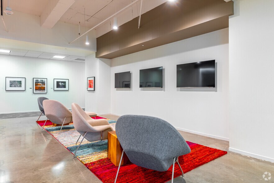 More Photos Of 1722 Routh St, Dallas Office Residential For Lease