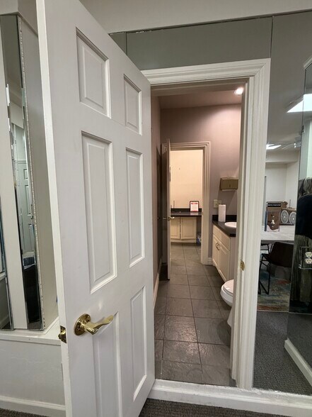 More Photos Of 4645 Tinker Diagonal, Oklahoma City Loft Creative Space For Lease