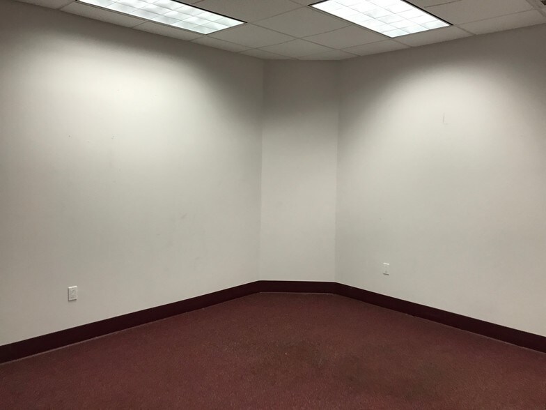 More Photos Of 165 Sabal Palm Dr, Longwood Medical For Lease