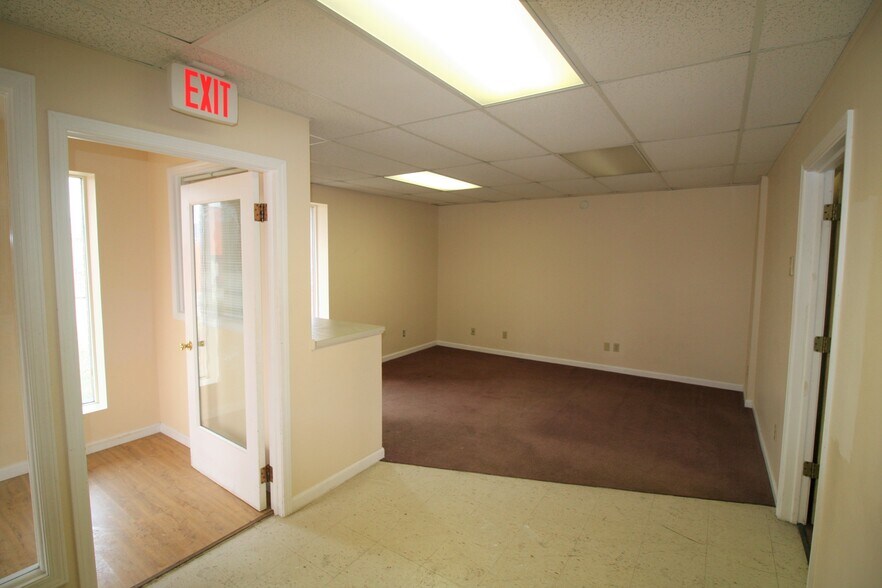 More Photos Of 1091 Central Ave, Wabash Office For Sale
