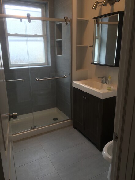 More Photos Of 904 N California Ave, Chicago General Retail For Sale