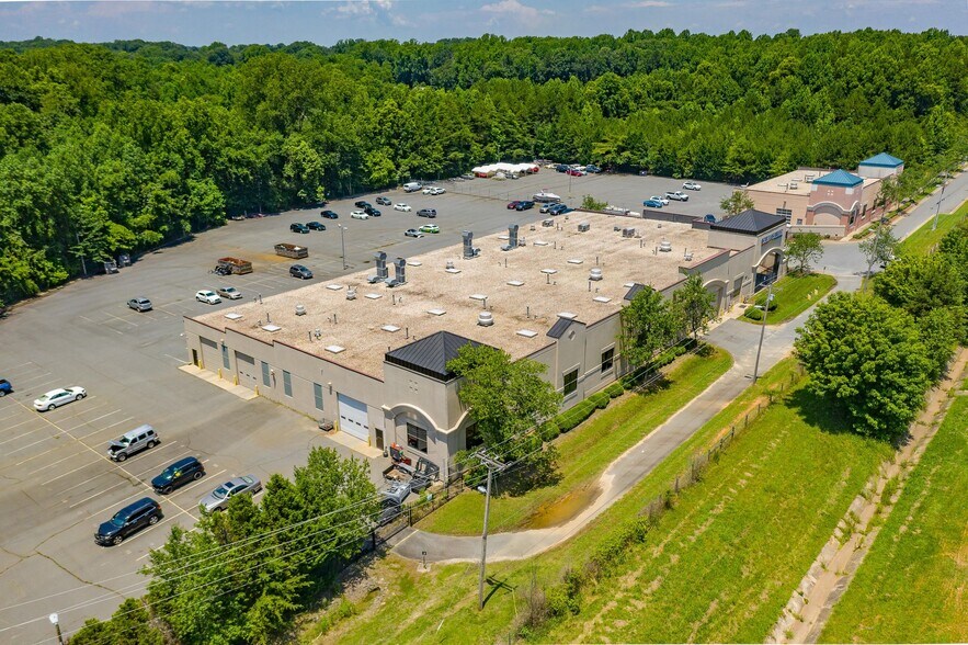 More Photos Of 20440 Chartown Dr, Cornelius Auto Repair For Sale