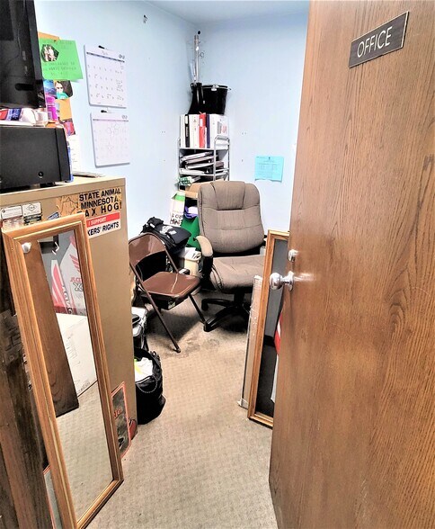 More Photos Of 209 N 5th Ave E, Truman Freestanding For Sale