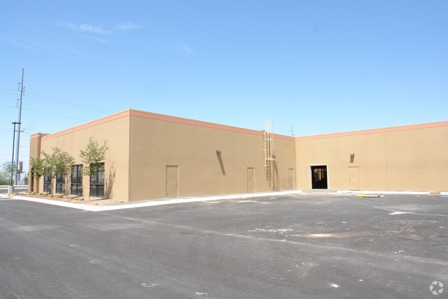 More Photos Of 10801 Gateway Blvd W, El Paso Unknown For Lease