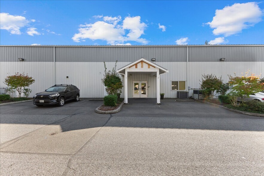 More Photos Of 18824 Smokey Point Blvd, Arlington Warehouse For Sale