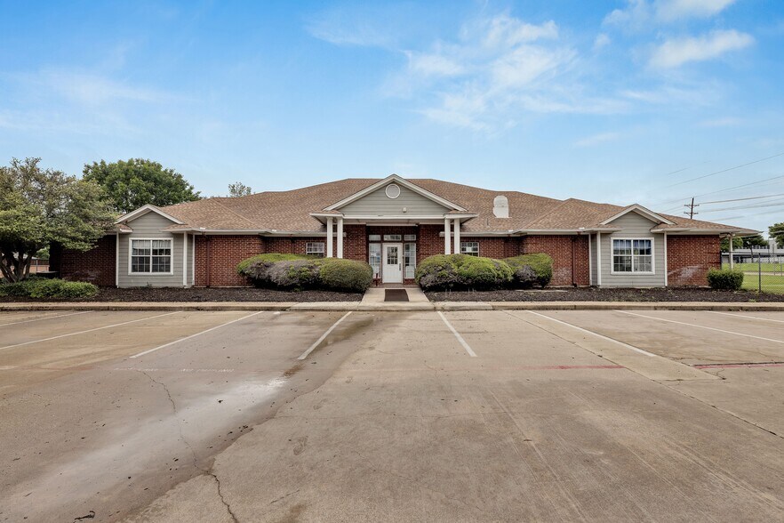Primary Photo Of 1504 N Garden Ridge Blvd, Lewisville General Retail For Lease
