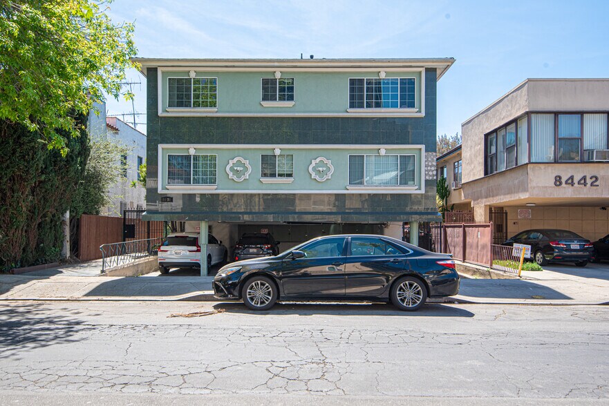 More Photos Of 8436 Blackburn Ave, Los Angeles Apartments For Sale