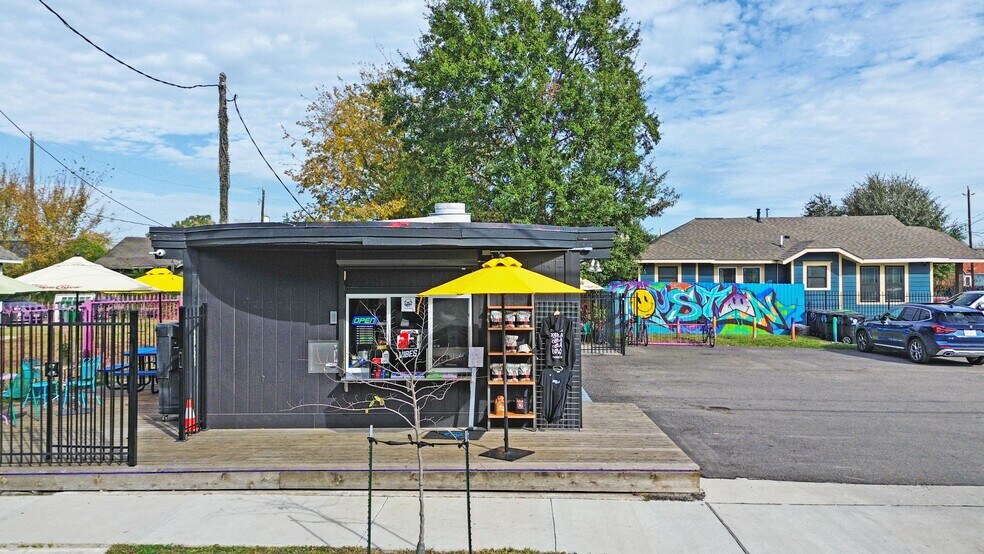 More Photos Of 4409 Canal St, Houston General Retail For Sale