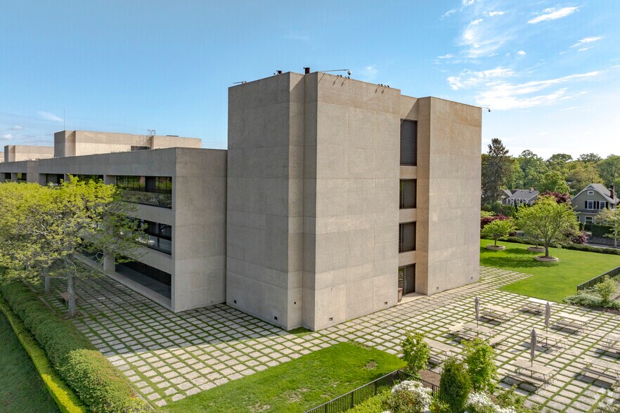 More Photos Of 600 Steamboat Rd, Greenwich Office For Lease