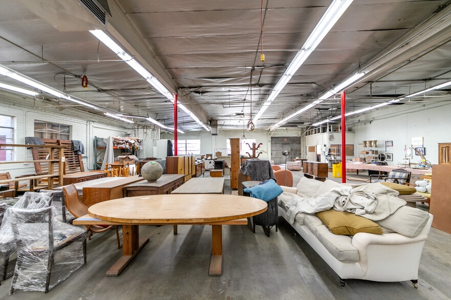 More Photos Of 3040 Rosslyn St, Los Angeles Warehouse For Lease