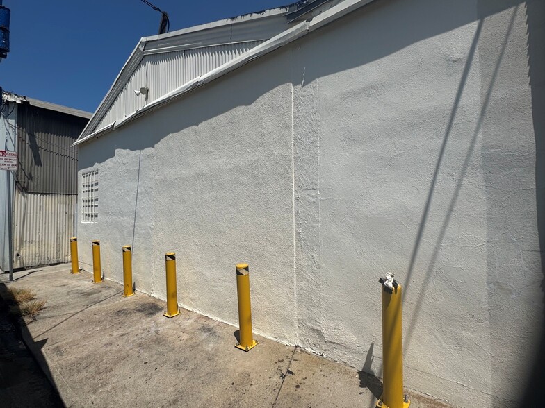 More Photos Of 4228 E Washington Blvd, Commerce Warehouse For Sale