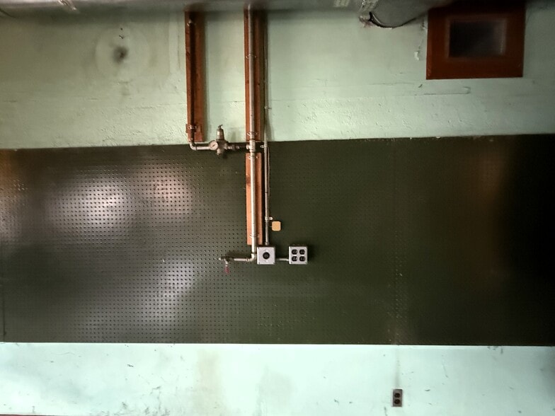 More Photos Of 33328 Main St, Townville Manufacturing For Sale