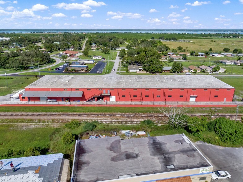 More Photos Of 110 W Interlake Blvd, Lake Placid Warehouse For Lease