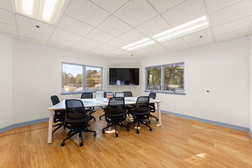 More Photos Of 1N131 County Farm Rd, Winfield Office Residential For Sale