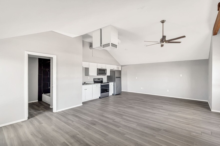 More Photos Of 517 S Lebaron St, Mesa Warehouse For Lease