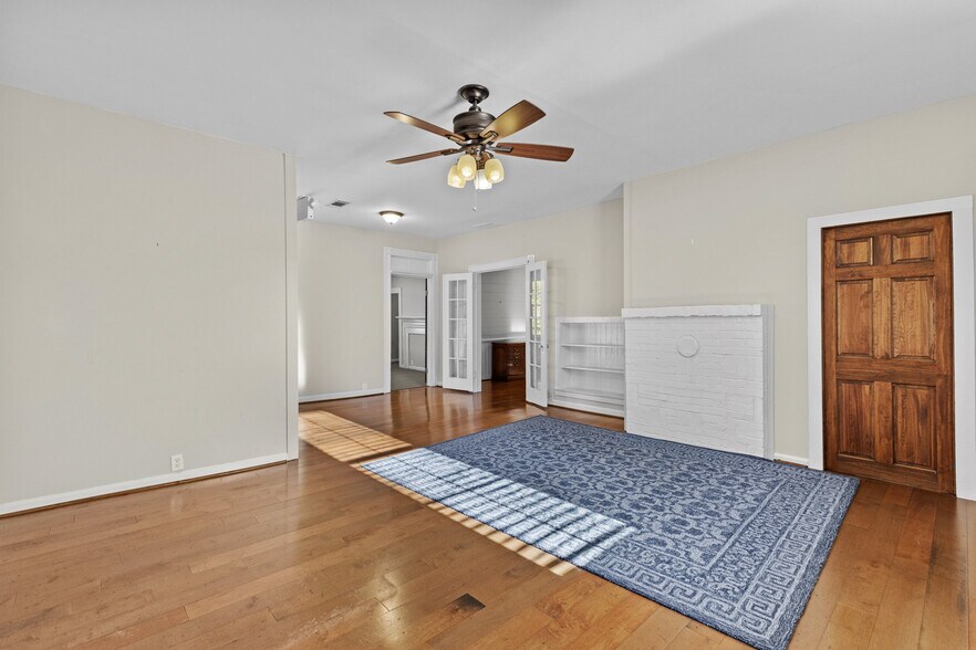 More Photos Of 90 E Moreno St, Buford Office Residential For Sale