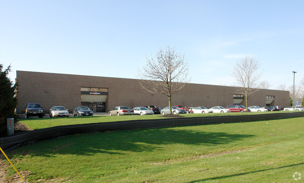 Primary Photo Of 4777-4797 Roberts Rd, Columbus Warehouse For Lease