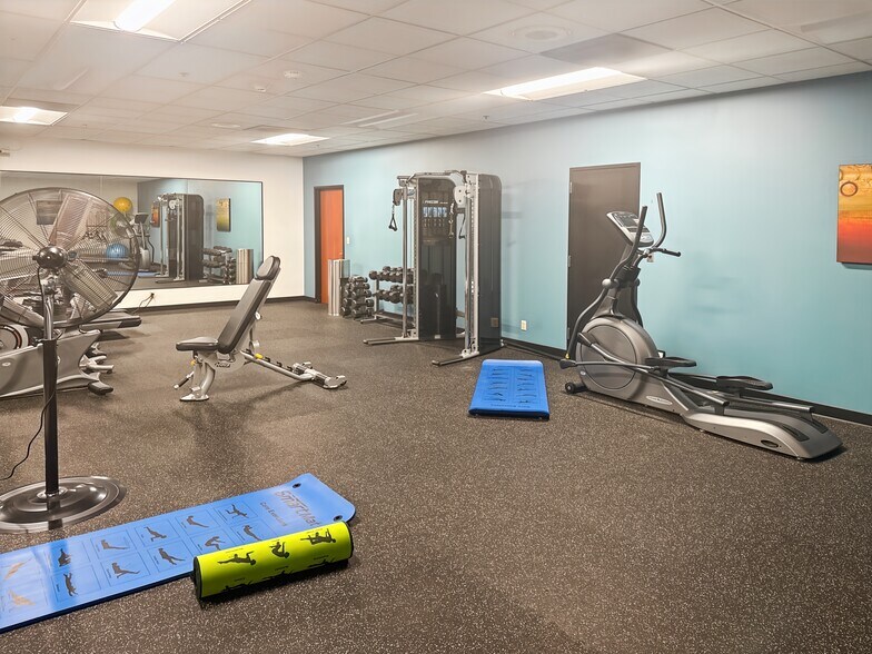 More Photos Of 5 Centerpointe Dr, Lake Oswego Coworking Space