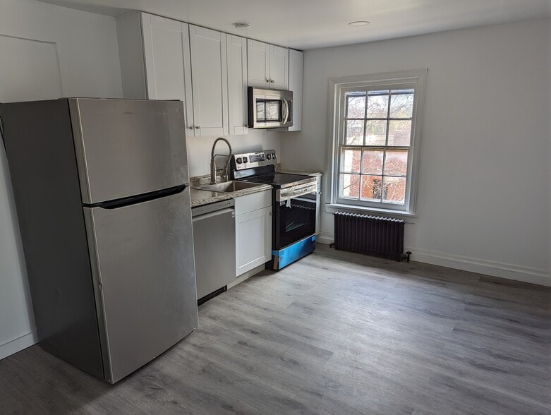 More Photos Of 82 W Broadway, Salem Apartments For Sale