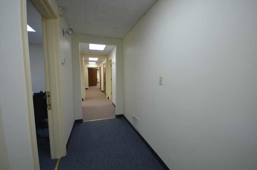 More Photos Of 20 Maple St, Springfield Office For Sale