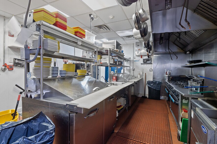 More Photos Of 3417 Park Ave, Weehawken Restaurant For Sale