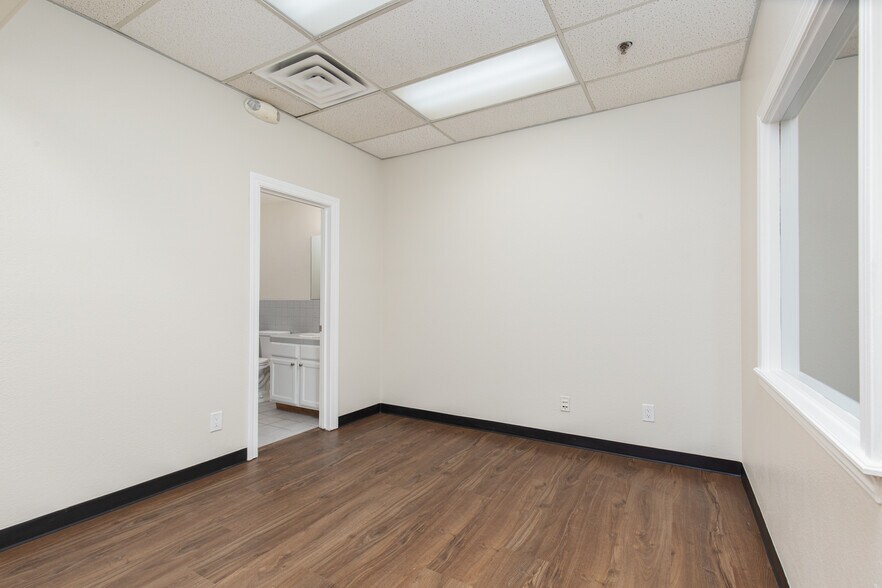 More Photos Of 2881 S Valley View Blvd, Las Vegas Office Residential For Lease