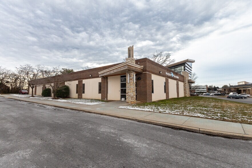 More Photos Of 195 Thomas Johnson Dr, Frederick Medical For Sale