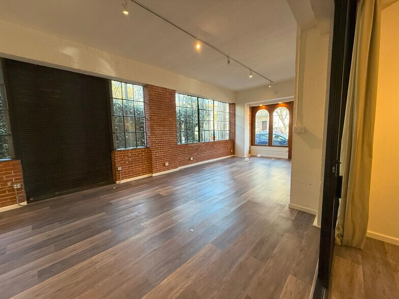 More Photos Of 2823-211 Main St, Santa Monica Loft Creative Space For Lease