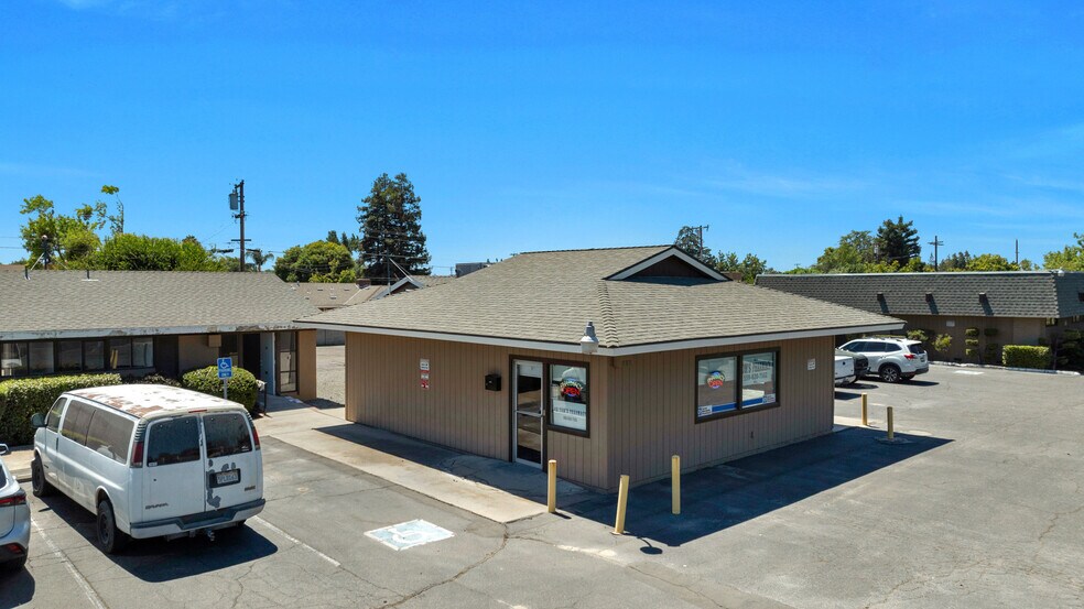 More Photos Of 1215-1239 Rose Ave, Selma Medical For Lease