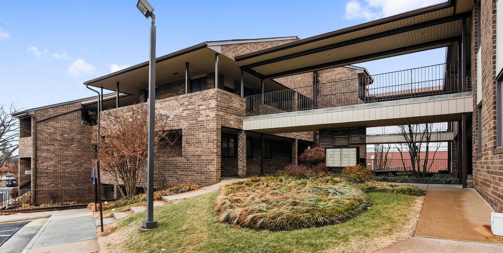 More Photos Of 2915-2917 Hunter Mill Rd, Oakton Medical For Sale