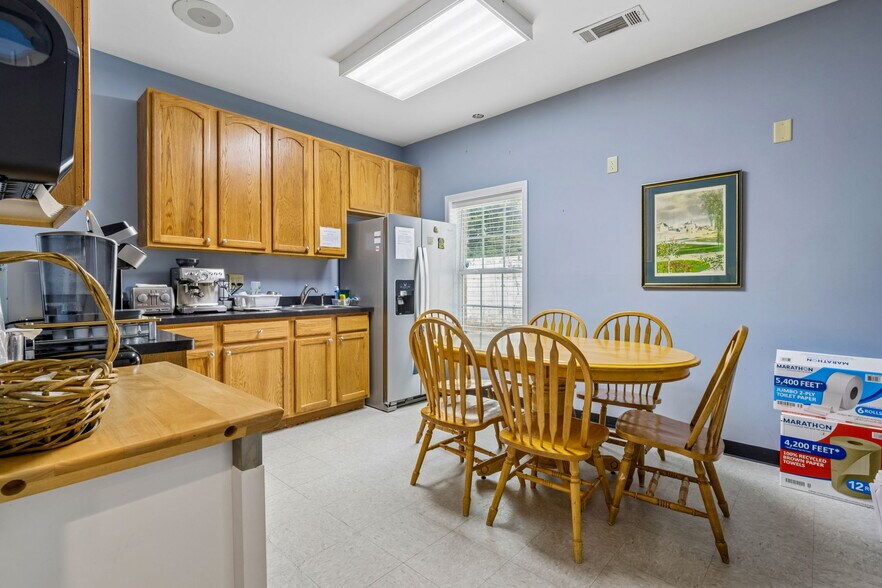 More Photos Of 4225 S Lee St, Buford Freestanding For Sale