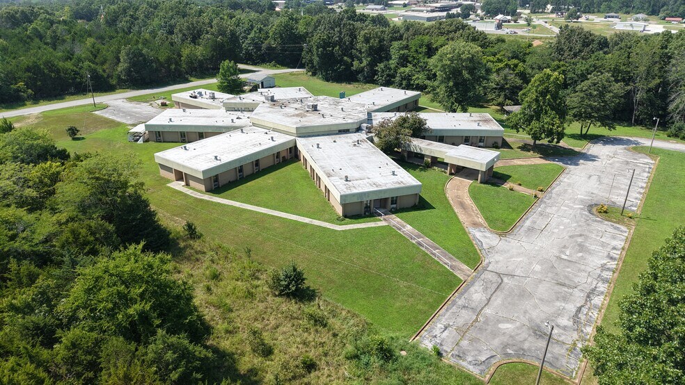 More Photos Of 10A Highway 289, Horseshoe Bend Skilled Nursing Facility For Sale