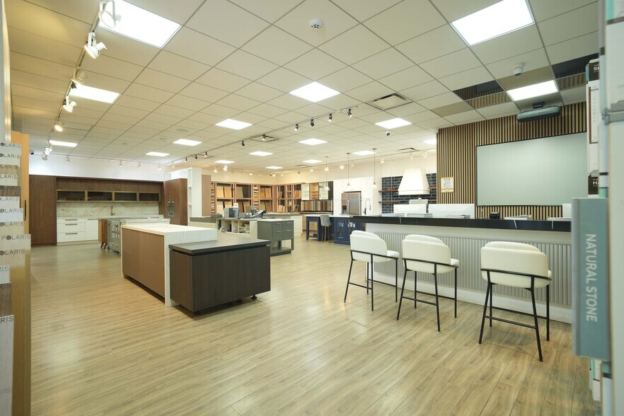 More Photos Of 11921 Sherman Way, North Hollywood Warehouse For Sale