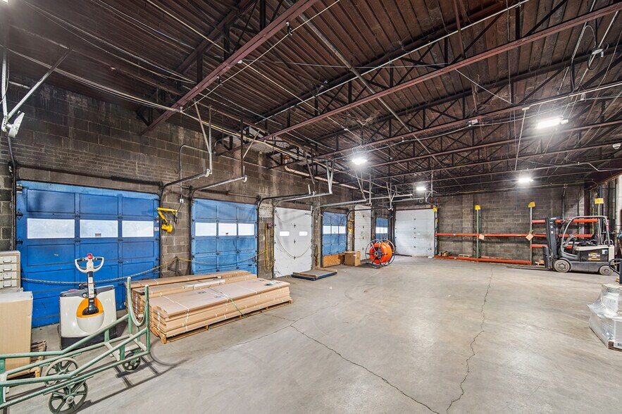 More Photos Of 1560 Indiana Ave, Indianapolis Warehouse For Sale