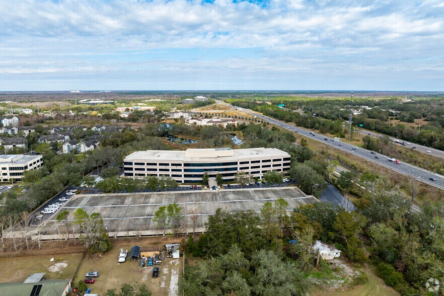 More Photos Of 12802 Tampa Oaks Blvd, Tampa Office For Lease
