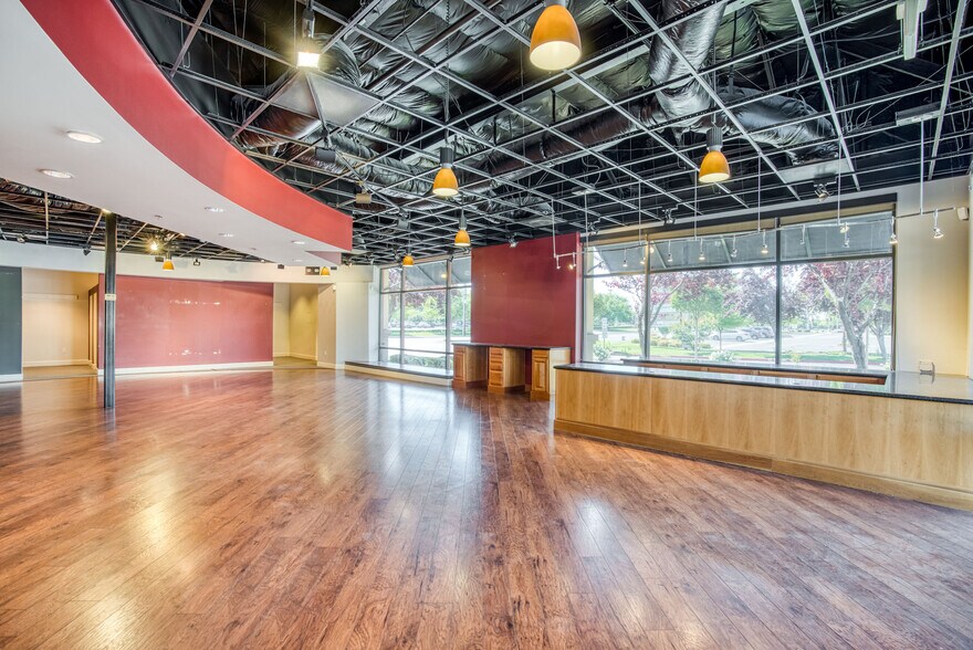 More Photos Of 7075 N West Ave, Fresno Freestanding For Lease