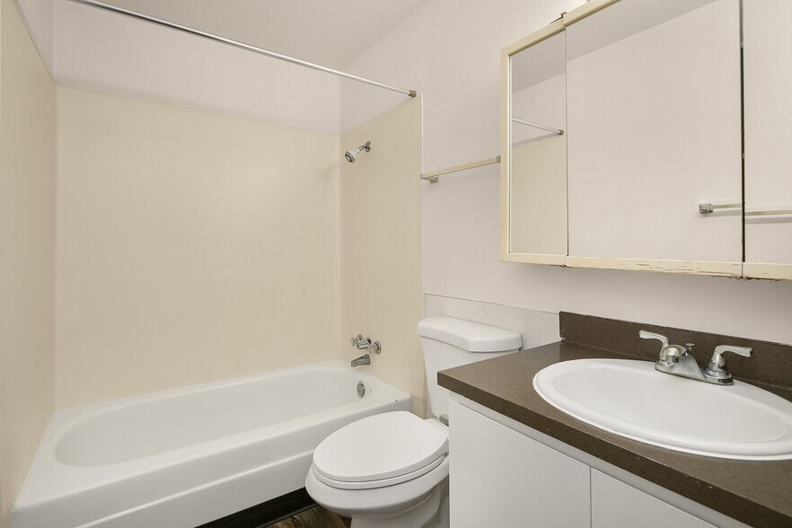 More Photos Of 344 7th St SE, Puyallup Multifamily For Sale