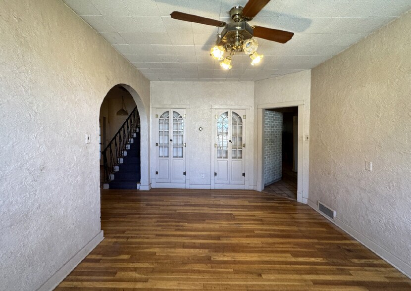 More Photos Of 5209 4th St NW, Albuquerque Restaurant For Sale