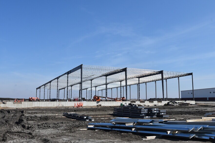 More Photos Of 3601 N 46th Ave, Fargo Industrial For Lease